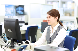 写真：デスクワーク