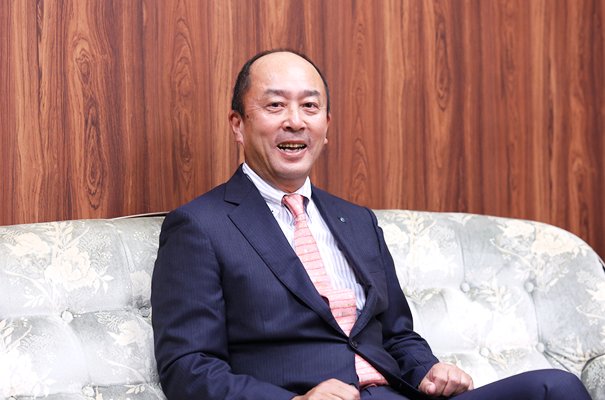 写真：代表取締役社長